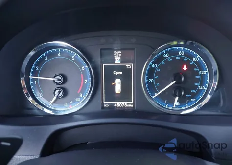 2018 Toyota Corolla Se из США, поврежденный, VIN 5YFBURHE5JP823211